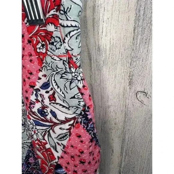 Ann Taylor Loft Women's Pleated Pull-On Shorts Patchwork Bloom Size S - Picture 3 of 7